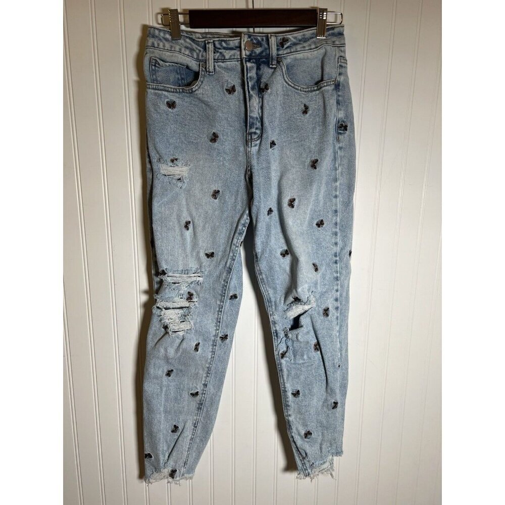 Jeans with butterfly appliqué Size 7 straight skinny High Rise
Fairycore Whimsy